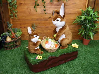 2 lapins qui se balancent sur un décor nature PA3